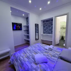 casa-vacanze-a-pochi-passi-dal-teatro-ariston.hotelitalianriviera.com/